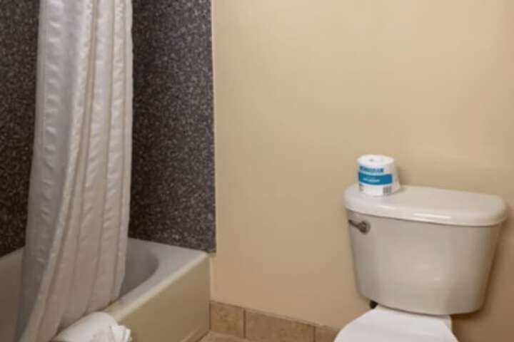Room 6 of 20