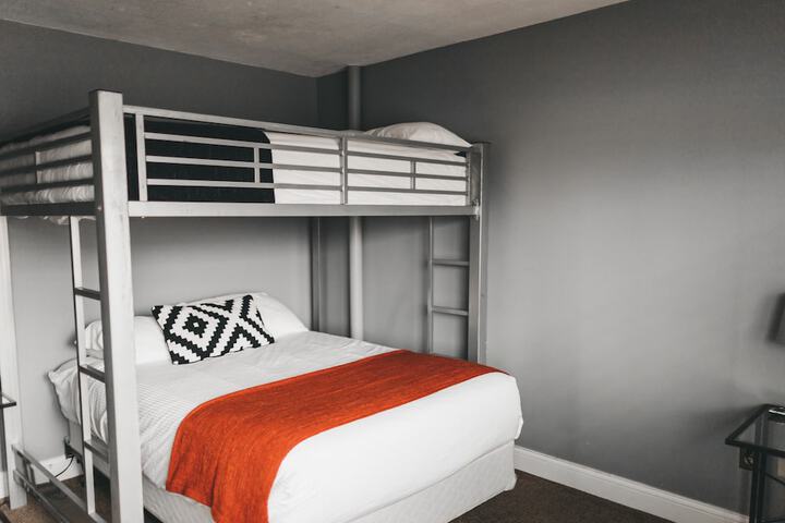 Room 20 of 38