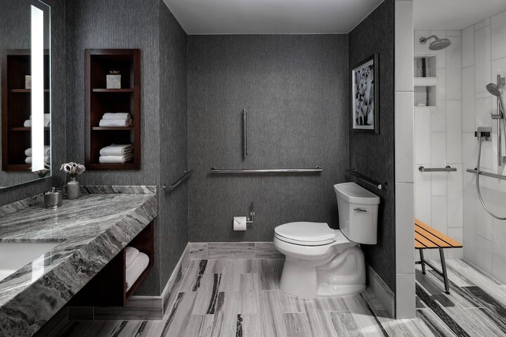 Room 18 of 78