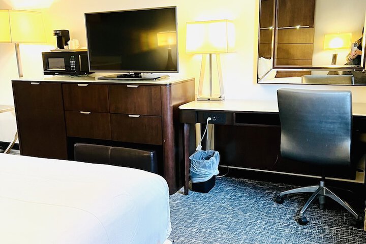 Room 43 of 68