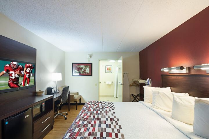 Room 11 of 33
