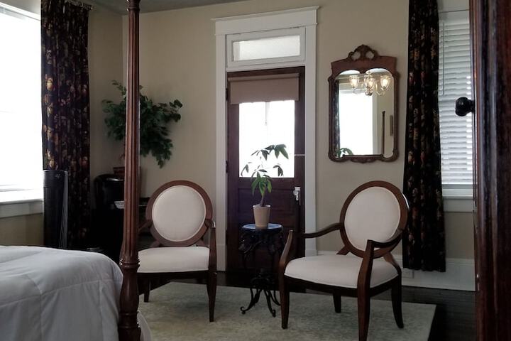 Room 13 of 24