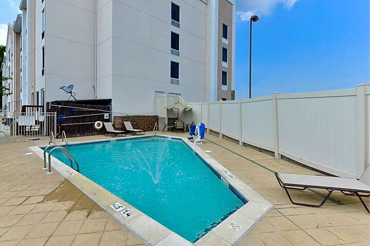 Holiday Inn Express Seaford-Route 13