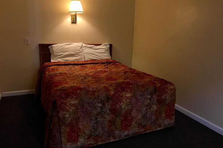 Room 14 of 28