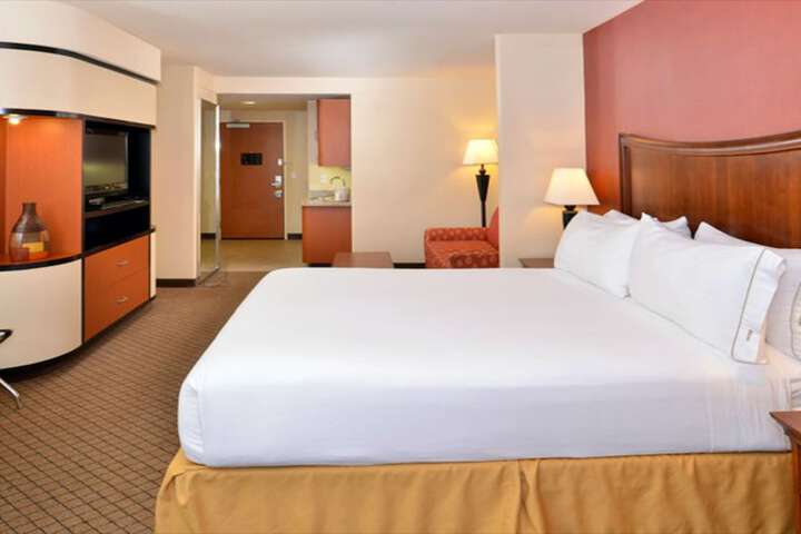 Room 35 of 60