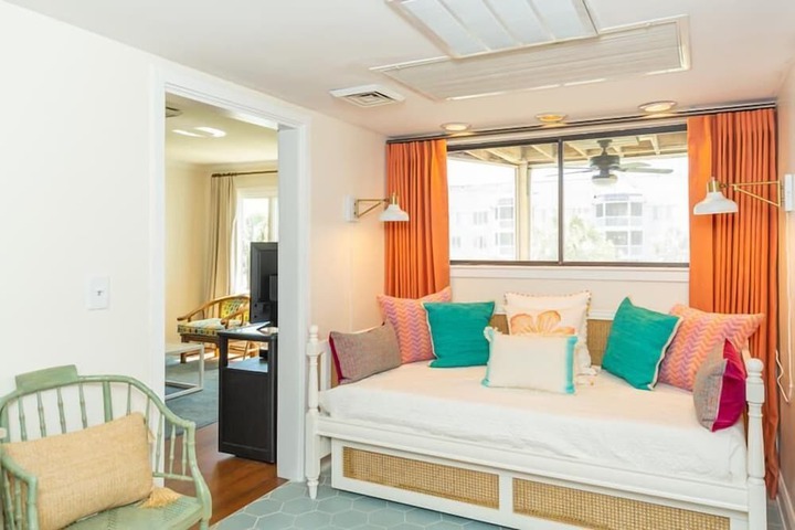Room 3 of 8