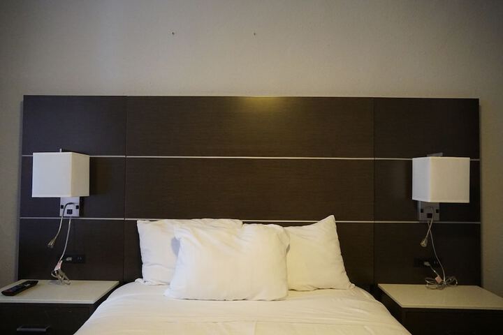 Room 9 of 27
