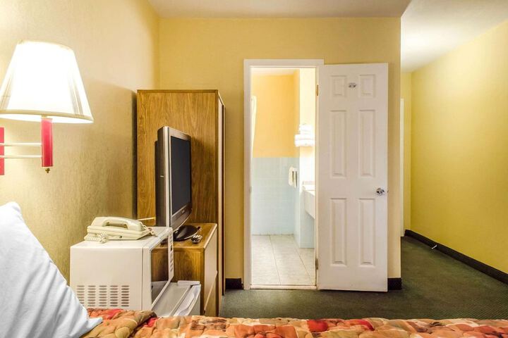 Room 16 of 34
