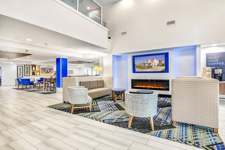 Holiday Inn Express & Suites Longview North by IHG