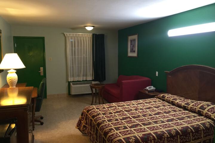 Room 18 of 29