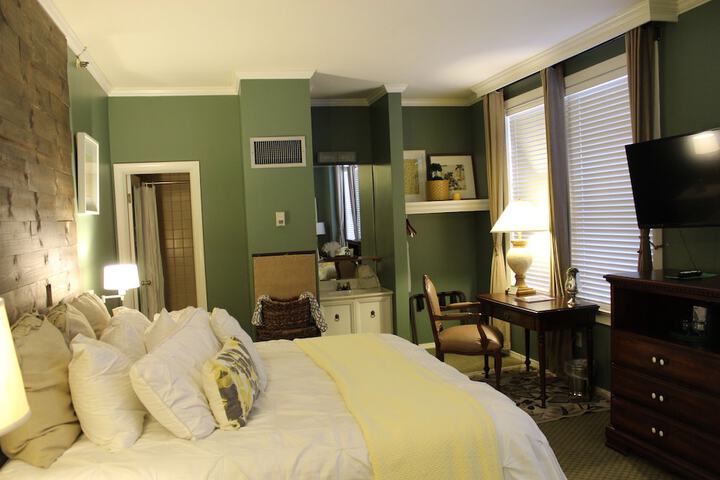 Room 52 of 56