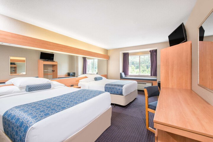 Room 5 of 14
