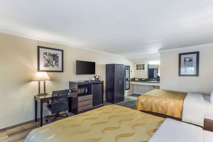 Room 33 of 75