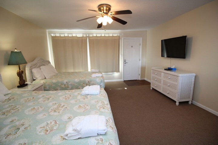 Fin n Feather Waterside Inn by Kees Vacations