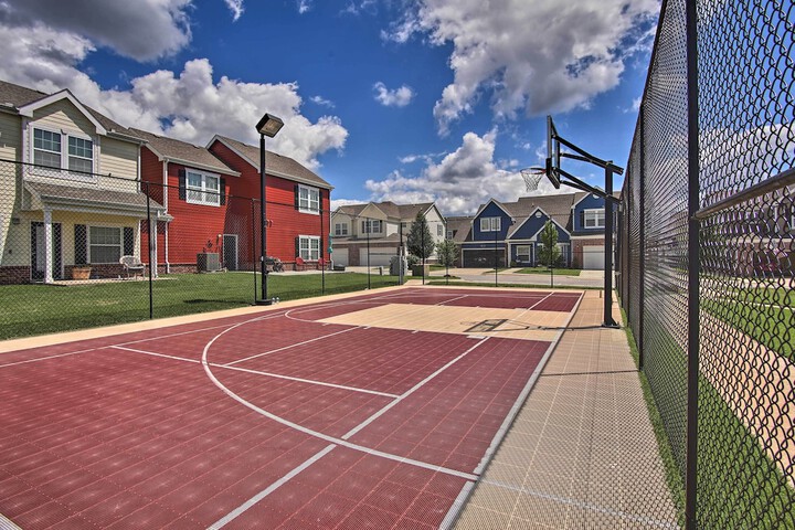 Walk to Lake: Family Gem w / Pool Access in Afton