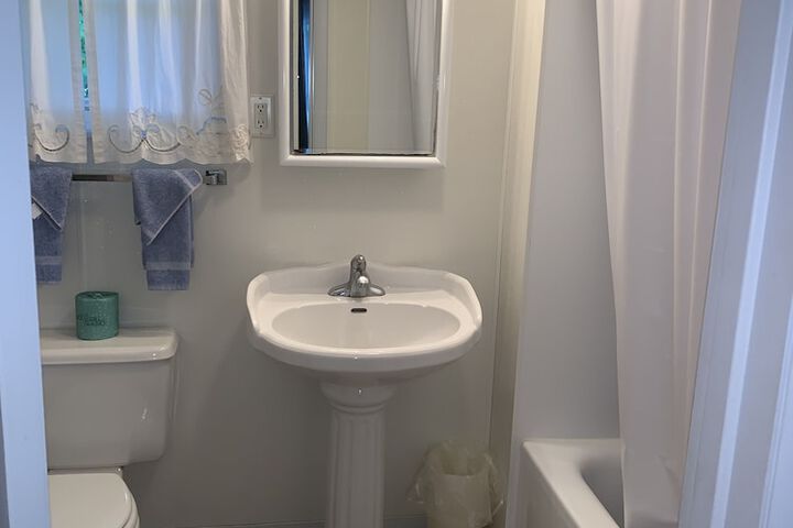 Room 33 of 123