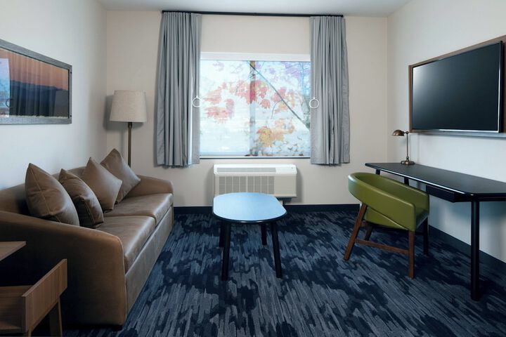 Room 13 of 23