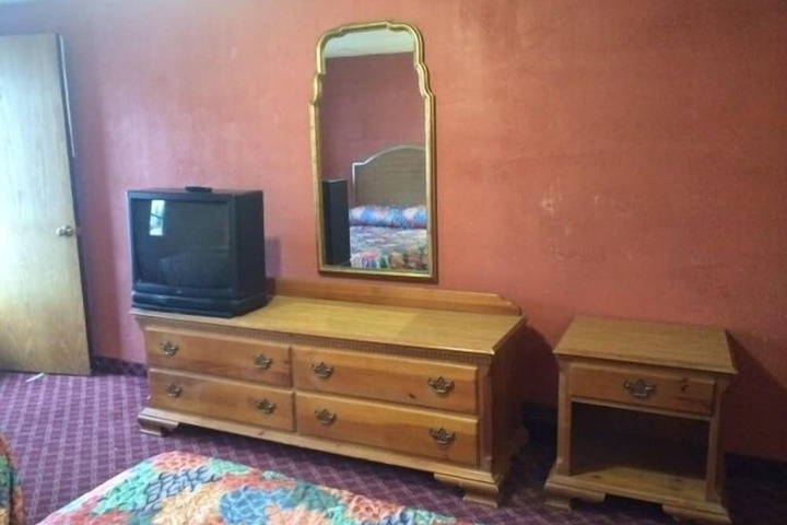 Room 15 of 26