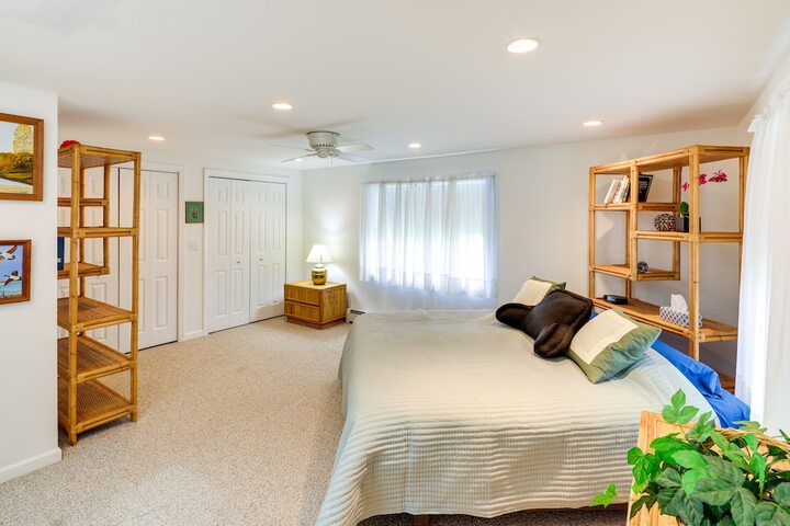 Charming Old Saybrook Home: Half-mi to Sand & Sea!