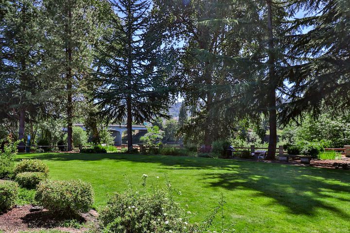 Riverfront Inn Roseburg