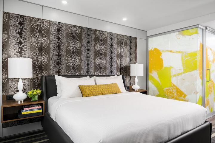 Room 27 of 42