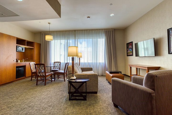 Room 35 of 168