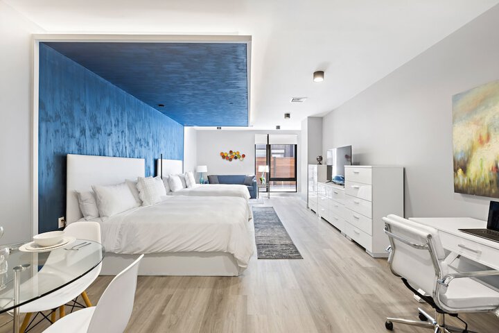 Global Luxury Suites at the Arches