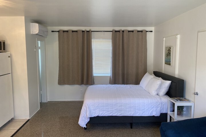 Room 32 of 43