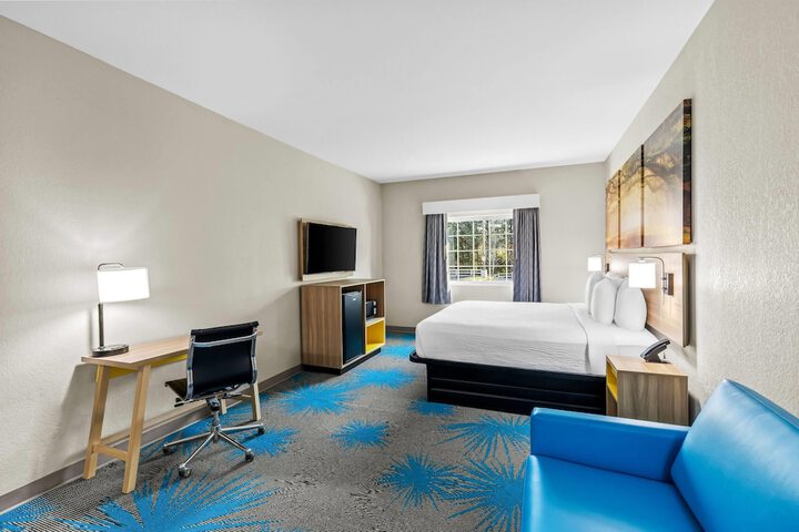 Days Inn & Suites by Wyndham Union City