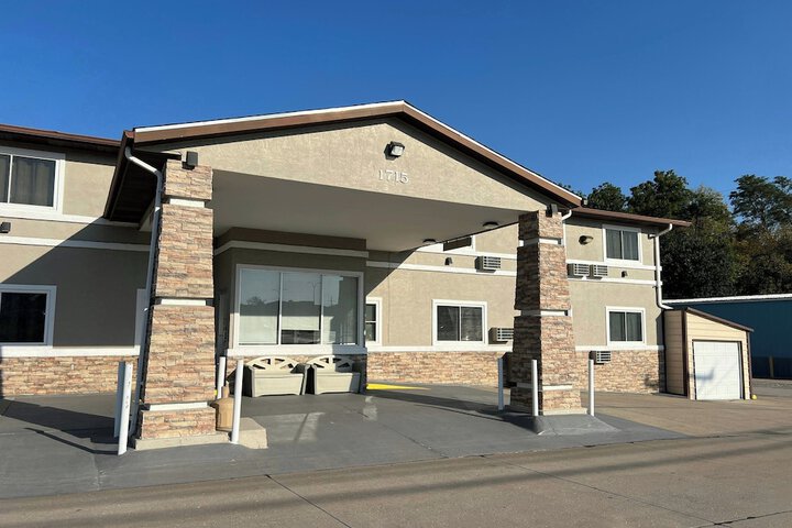Deluxe Inn