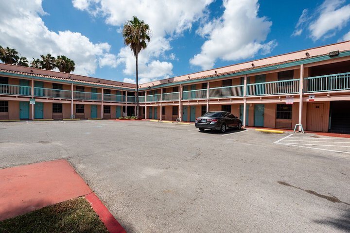 Hotel 4 of 35