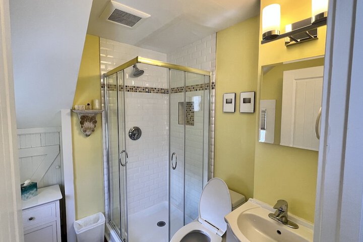 Room 30 of 62