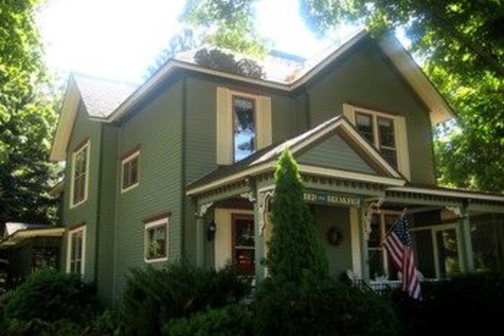 White Swan Inn Bed & Breakfast