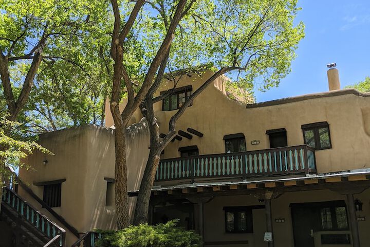 Sagebrush Inn & Suites