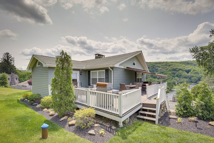 New Fairfield Vacation Rental w / Lake Views!