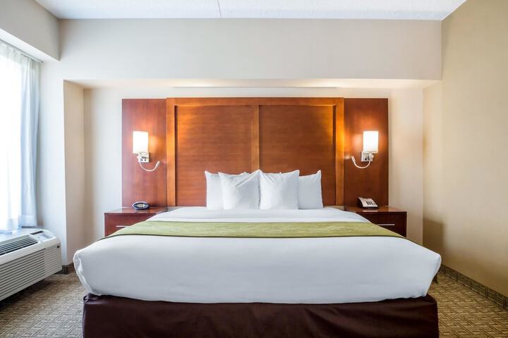 Room 17 of 36