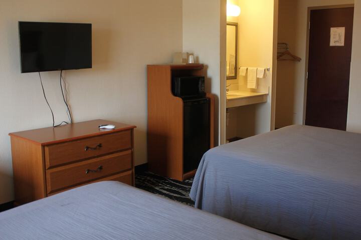 Heritage Inn & Suites