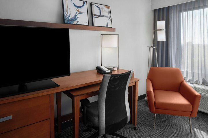 Courtyard by Marriott Cypress Anaheim / Orange County