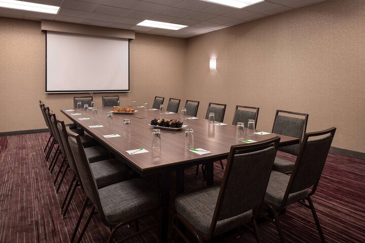 Ballroom/Hall 32 of 37