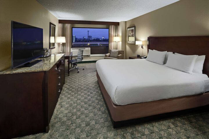 Room 14 of 38