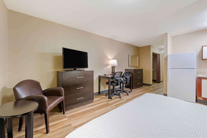 Room 27 of 37