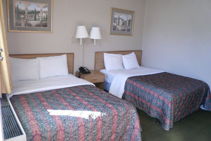 Room 13 of 27