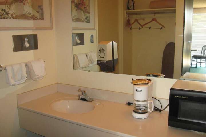 Room 5 of 17