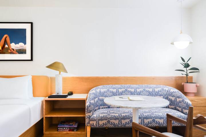 Room 22 of 48