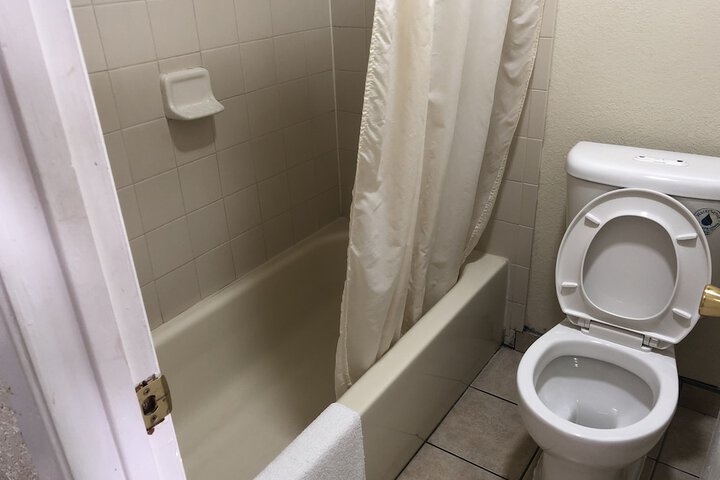 Room 14 of 27