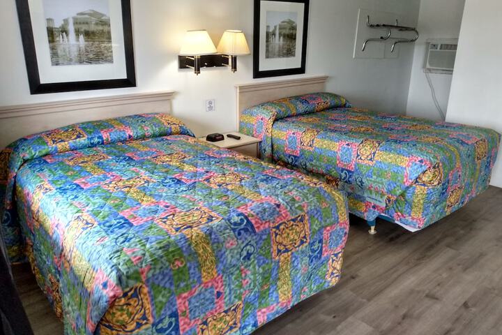 Room 11 of 34