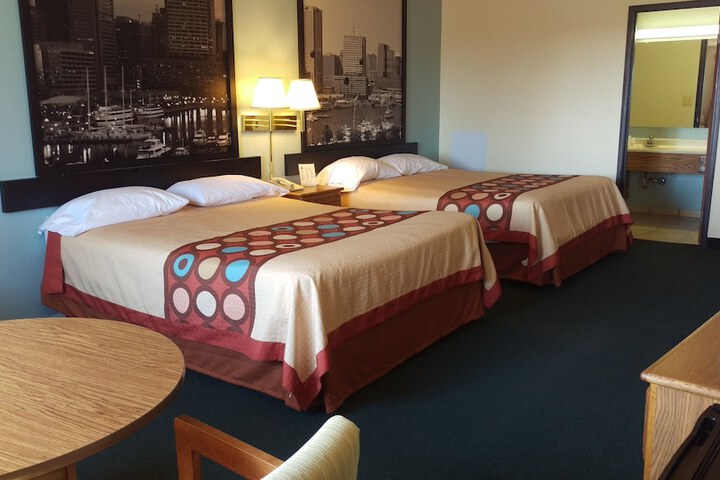 Room 35 of 47