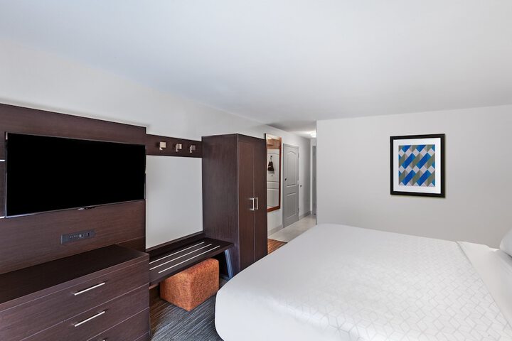 Room 28 of 51