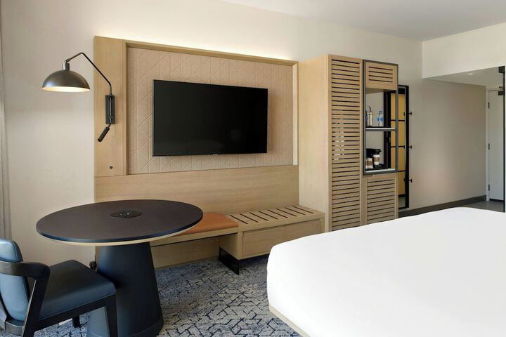 Room 51 of 89
