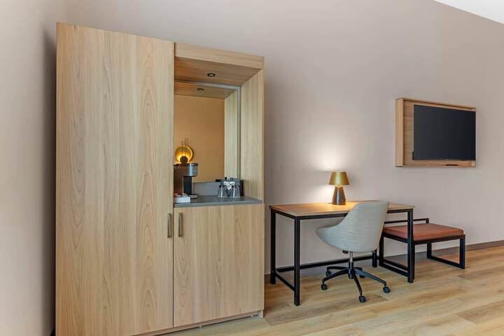 Cambria Hotel Euless - DFW Airport South
